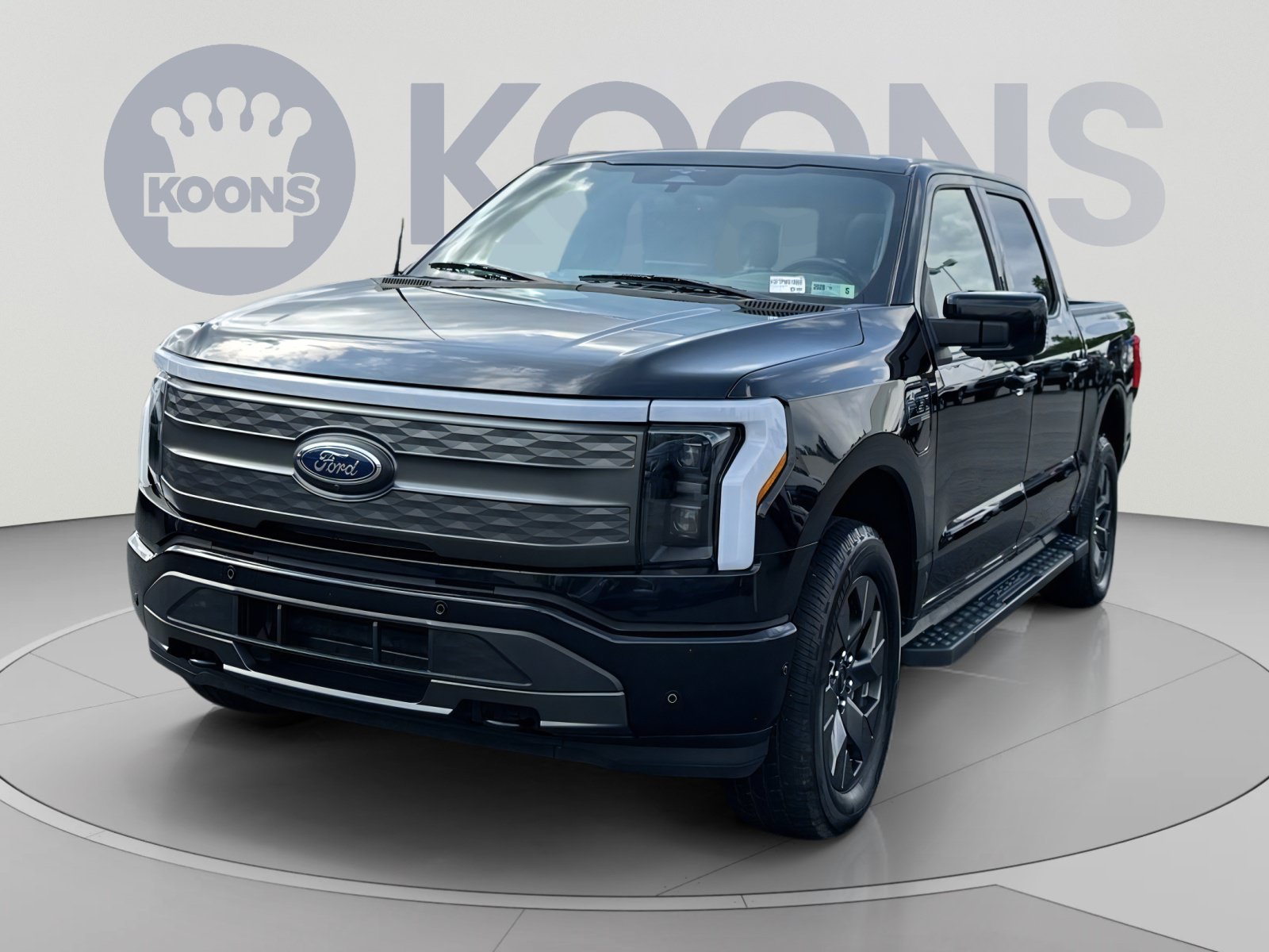 Used 2023 Ford F150 Lightning Lariat w/ Equipment Group 511A High AWD/4WD image 5