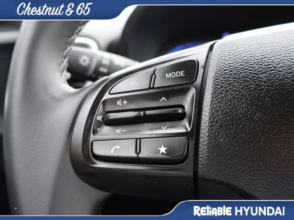 Used 2023 Hyundai Venue SEL FWD image 27