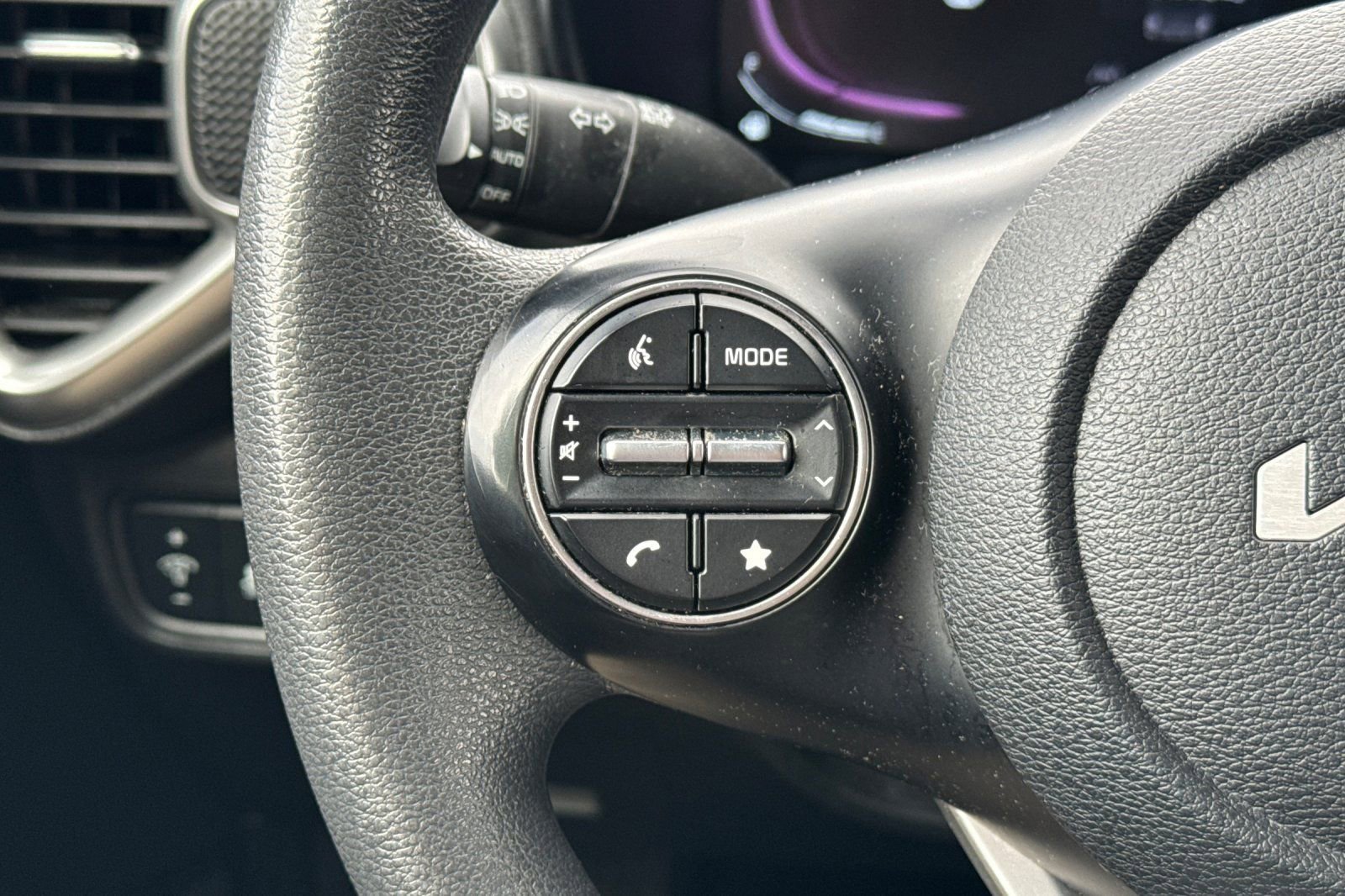 Used 2023 Kia Soul LX w/ Option Group 015 FWD image 36