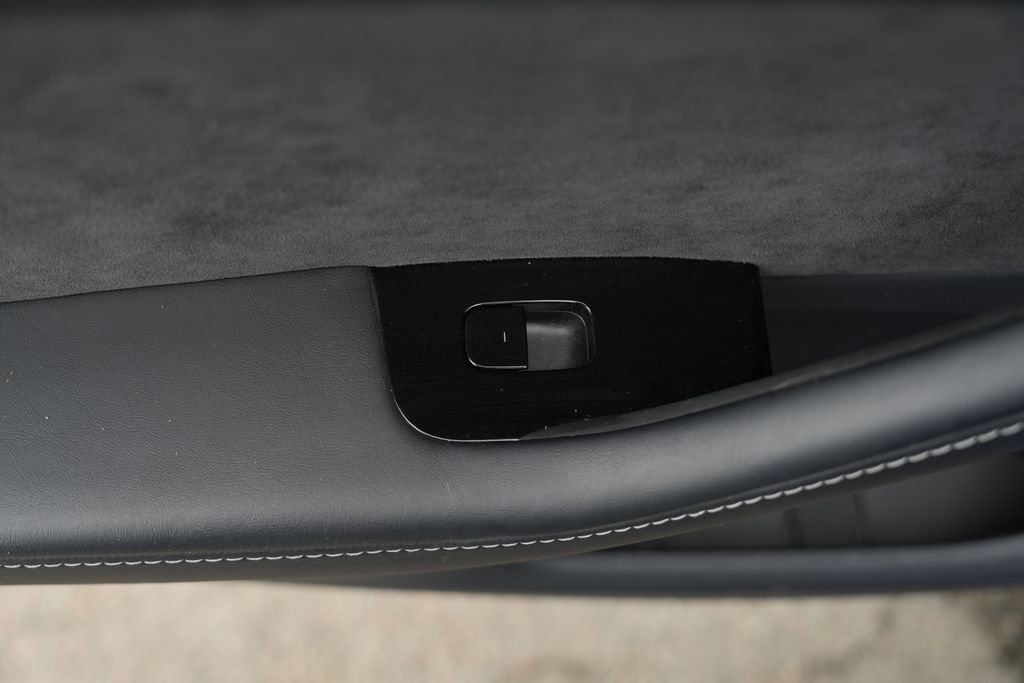 Used 2020 Tesla Model Y Performance image 28