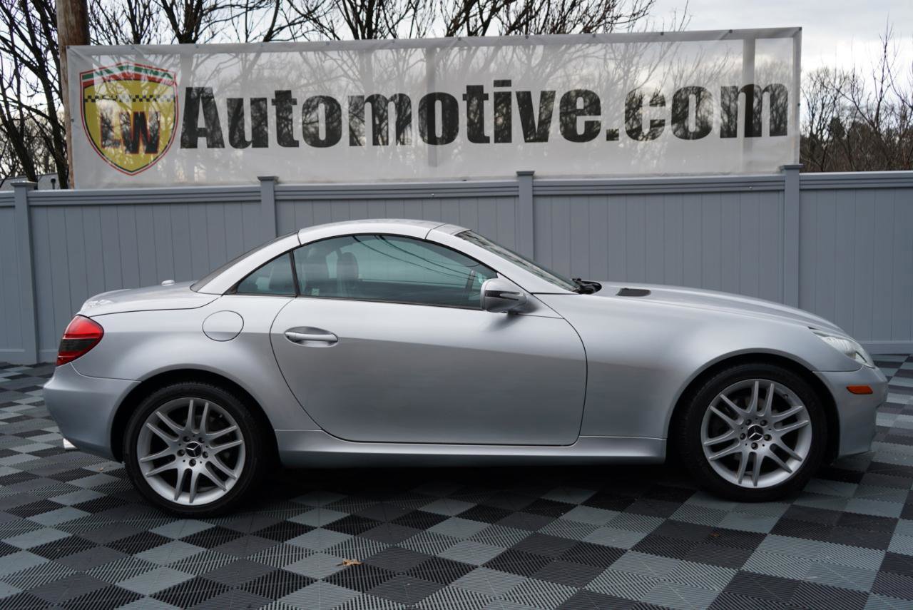 Used 2009 Mercedes-Benz SLK 300 2dr Roadster 3.0L w/ Premium I Pkg image 64