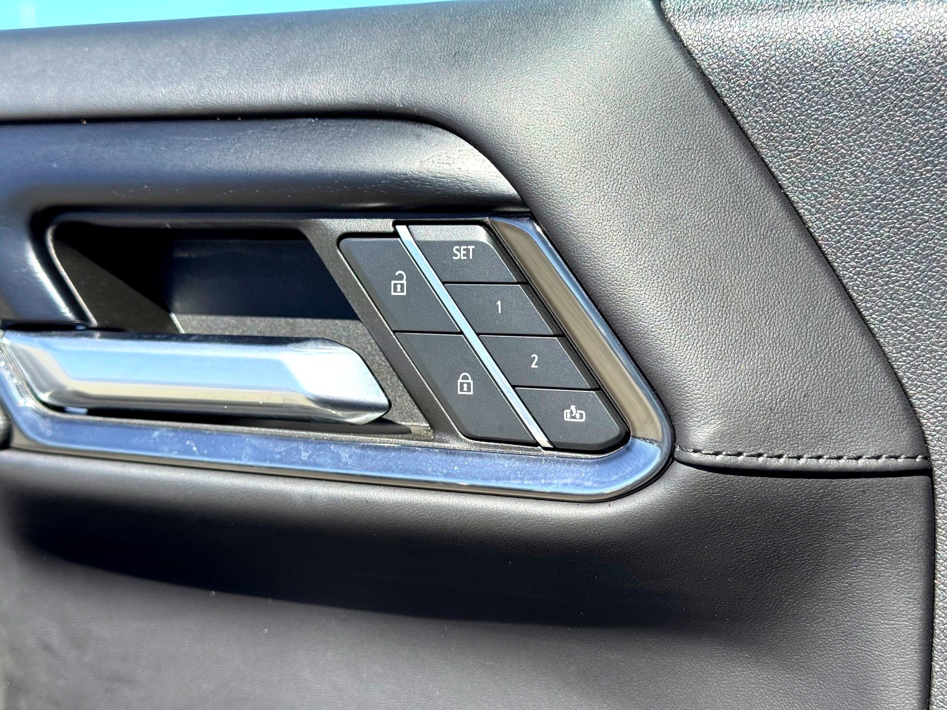 Used 2024 GMC Sierra 2500 AT4X w/ AT4X AEV Edition image 20