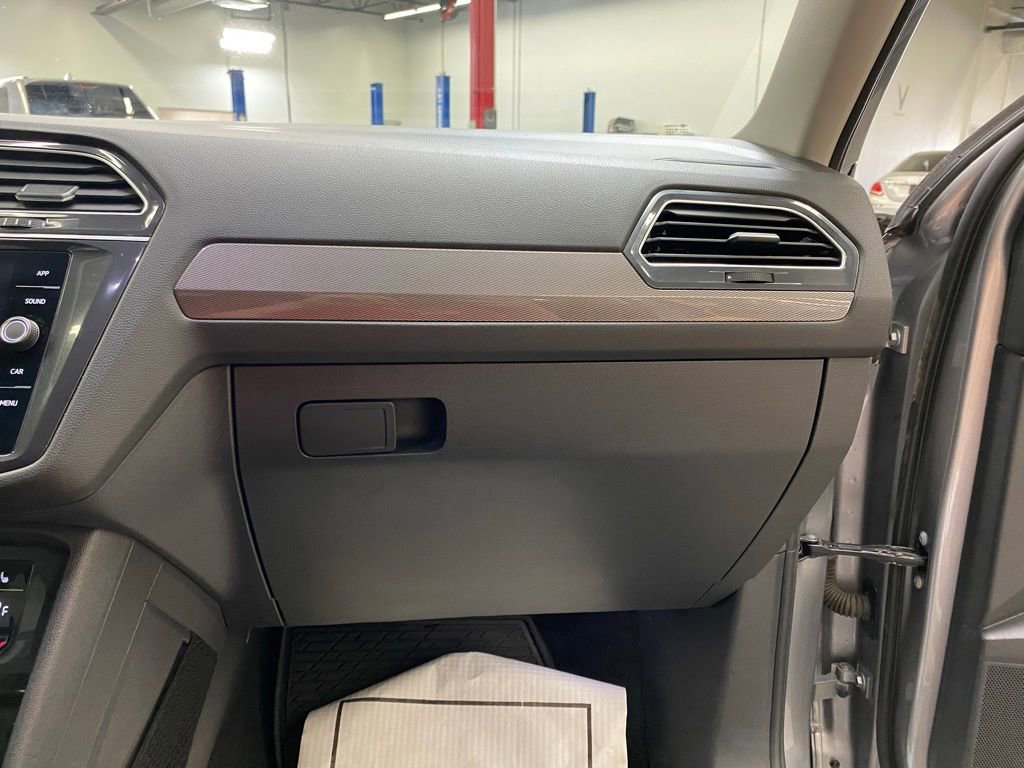 Used 2024 Volkswagen Tiguan Wolfsburg Edition image 41