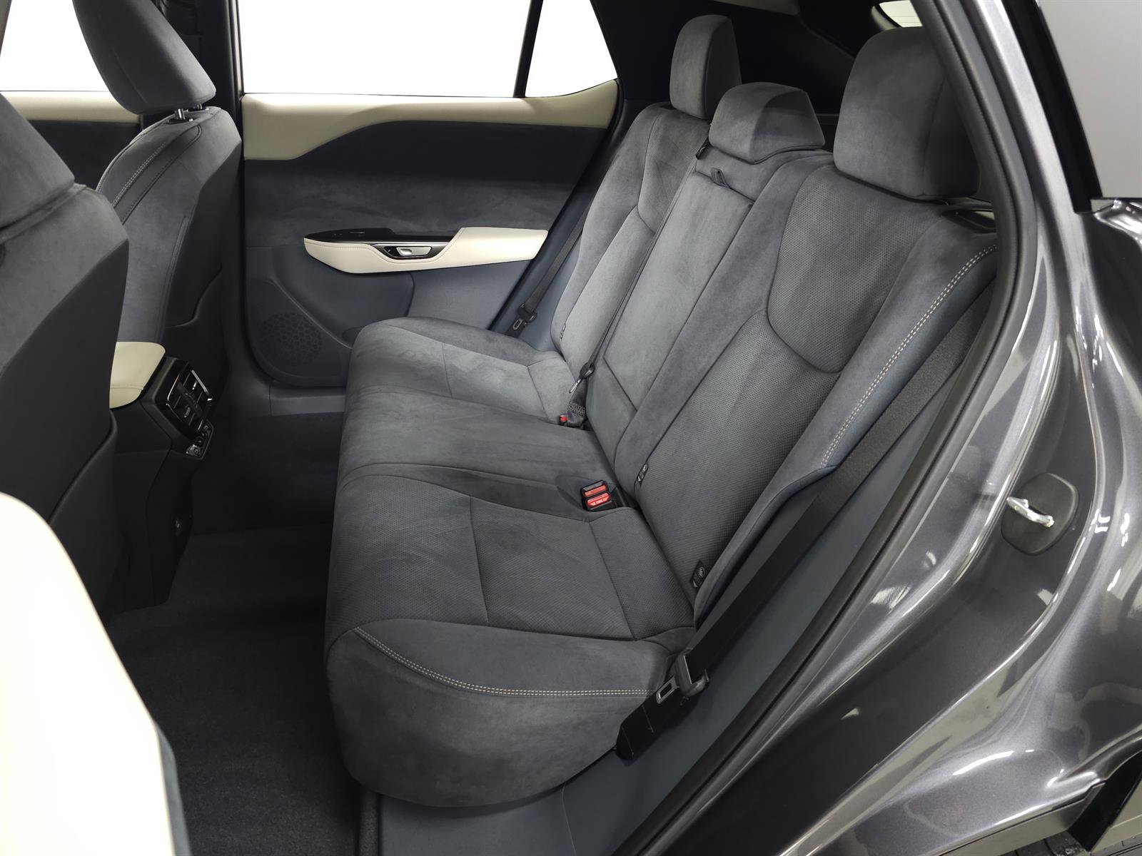 Used 2024 Lexus RZ 450e Premium w/ Accessory Package (Z1) image 33