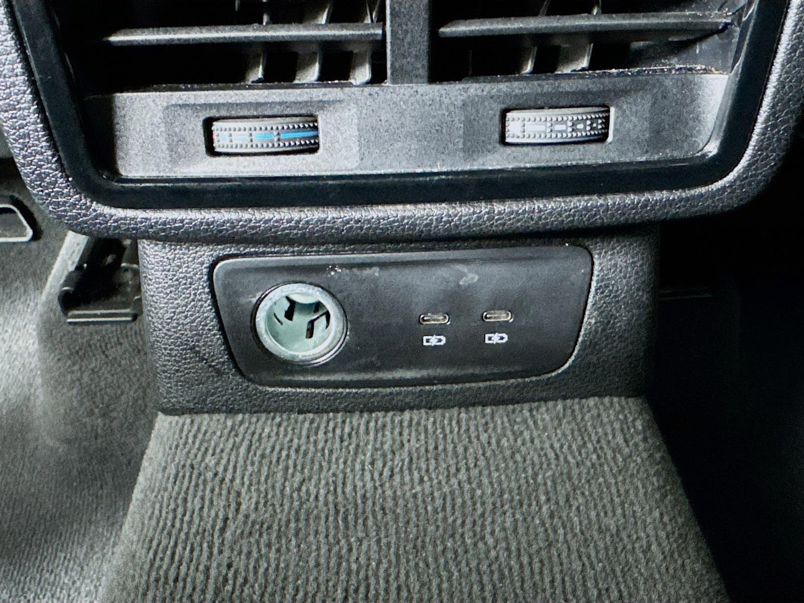 Used 2024 Audi Q3 2.0T Premium image 27