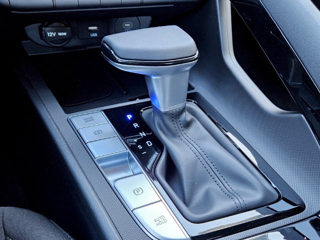 Certified 2025 Hyundai Elantra SEL FWD image 15