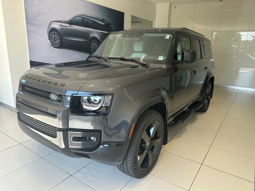New 2025 Land Rover Defender 130 X-Dynamic SE