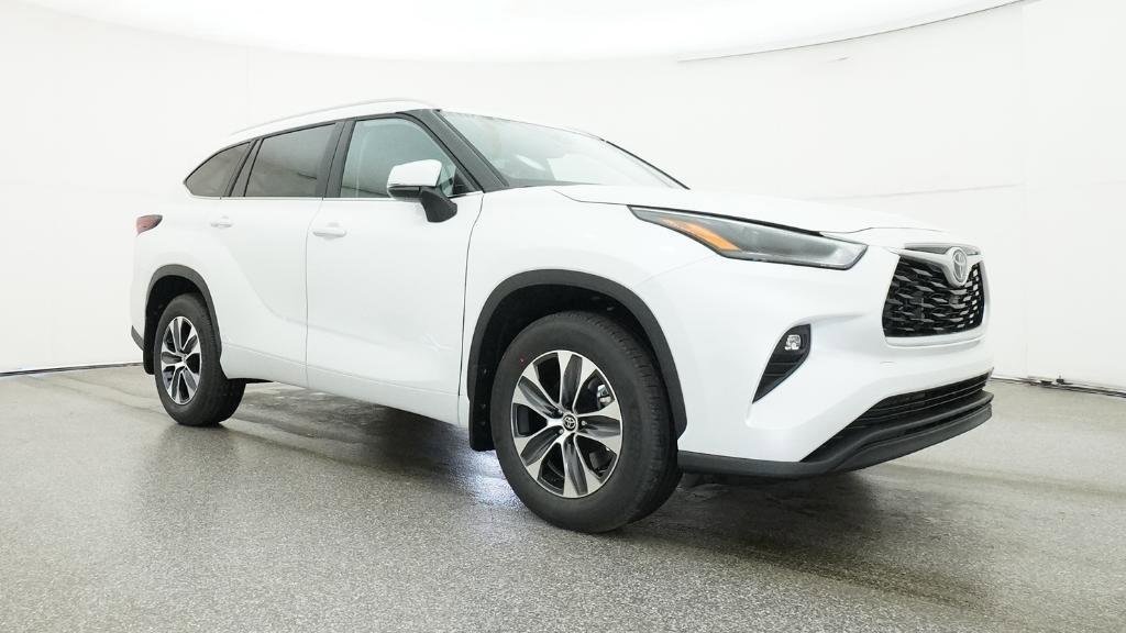 New 2026 Toyota Highlander XLE image 7