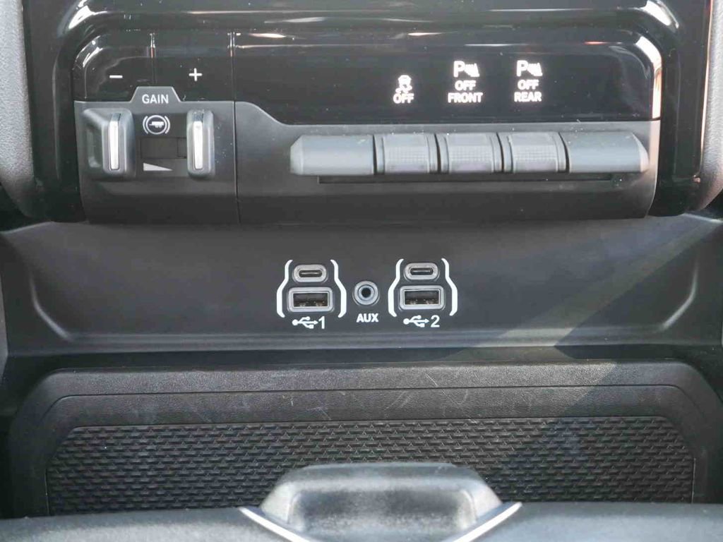 Used 2025 RAM 1500 Rebel image 8