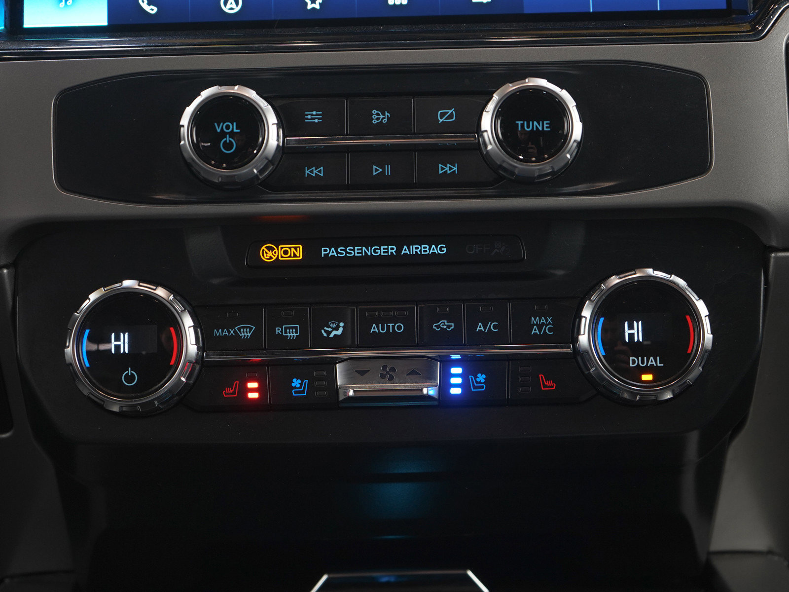 Used 2022 Ford F250 Lariat w/ Black Appearance Package image 20