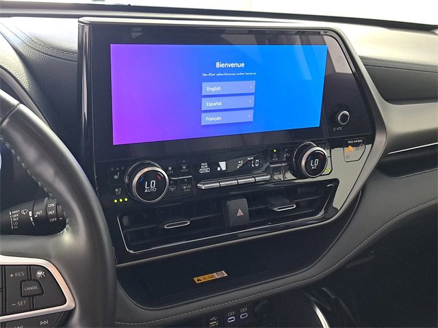 Used 2024 Toyota Highlander Limited image 29