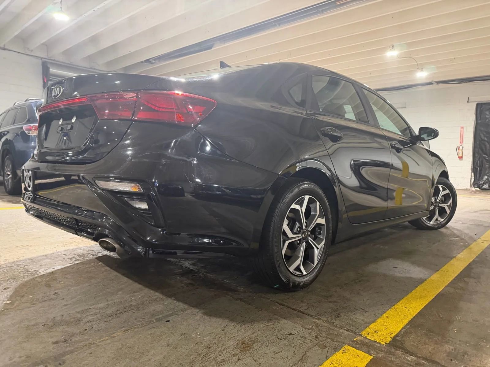 Used 2019 Kia Forte LXS FWD image 4