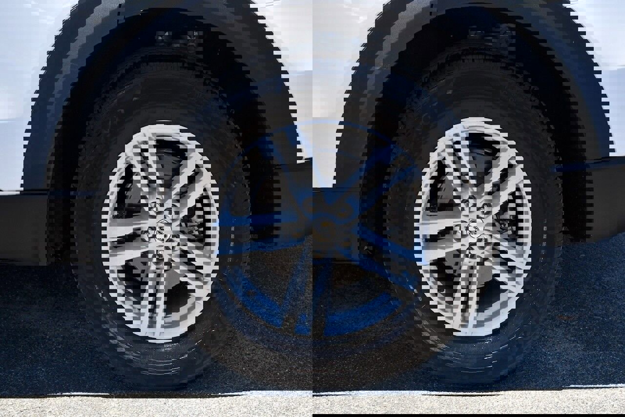 Used 2024 Ford Explorer XLT w/ Equipment Group 202A image 13