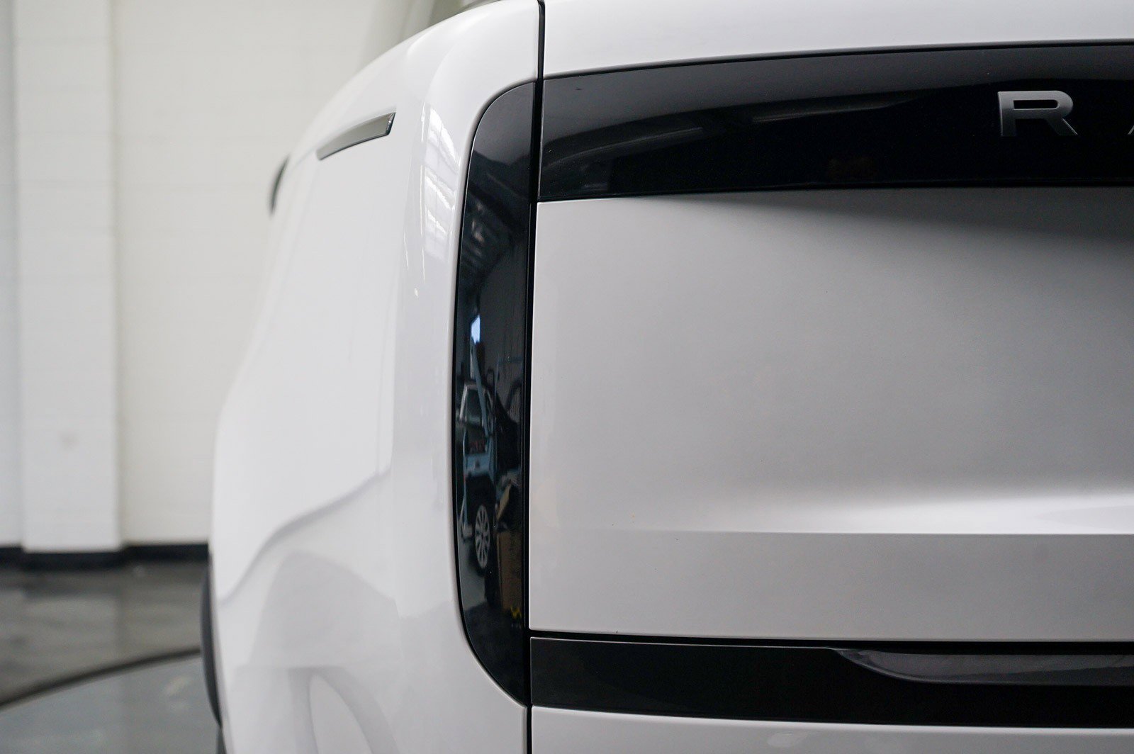 Used 2024 Land Rover Range Rover Long Wheelbase Autobiography AWD/4WD image 10