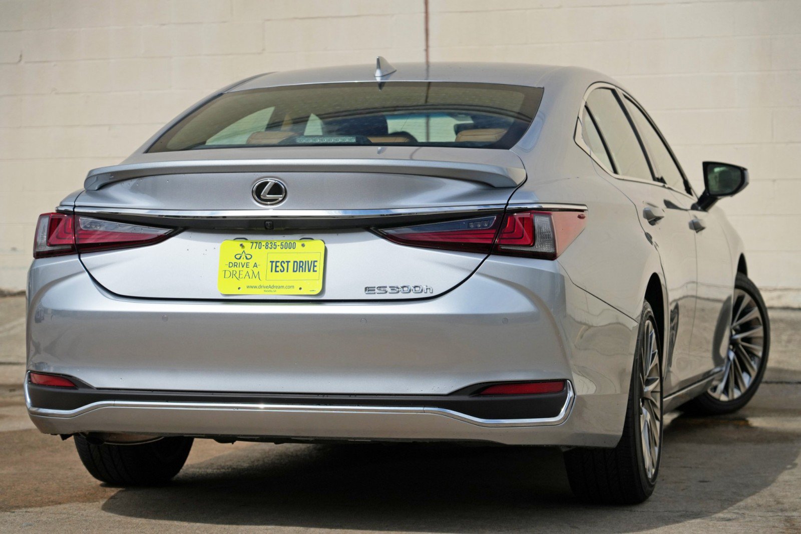 Used 2025 Lexus ES 300h w/ Accessory Package (Z1) FWD image 5