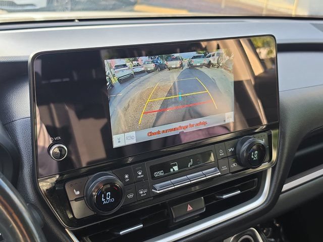 Used 2024 Toyota Grand Highlander AWD image 27