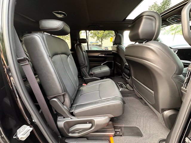 New 2026 Jeep Grand Wagoneer L Limited AWD/4WD image 30