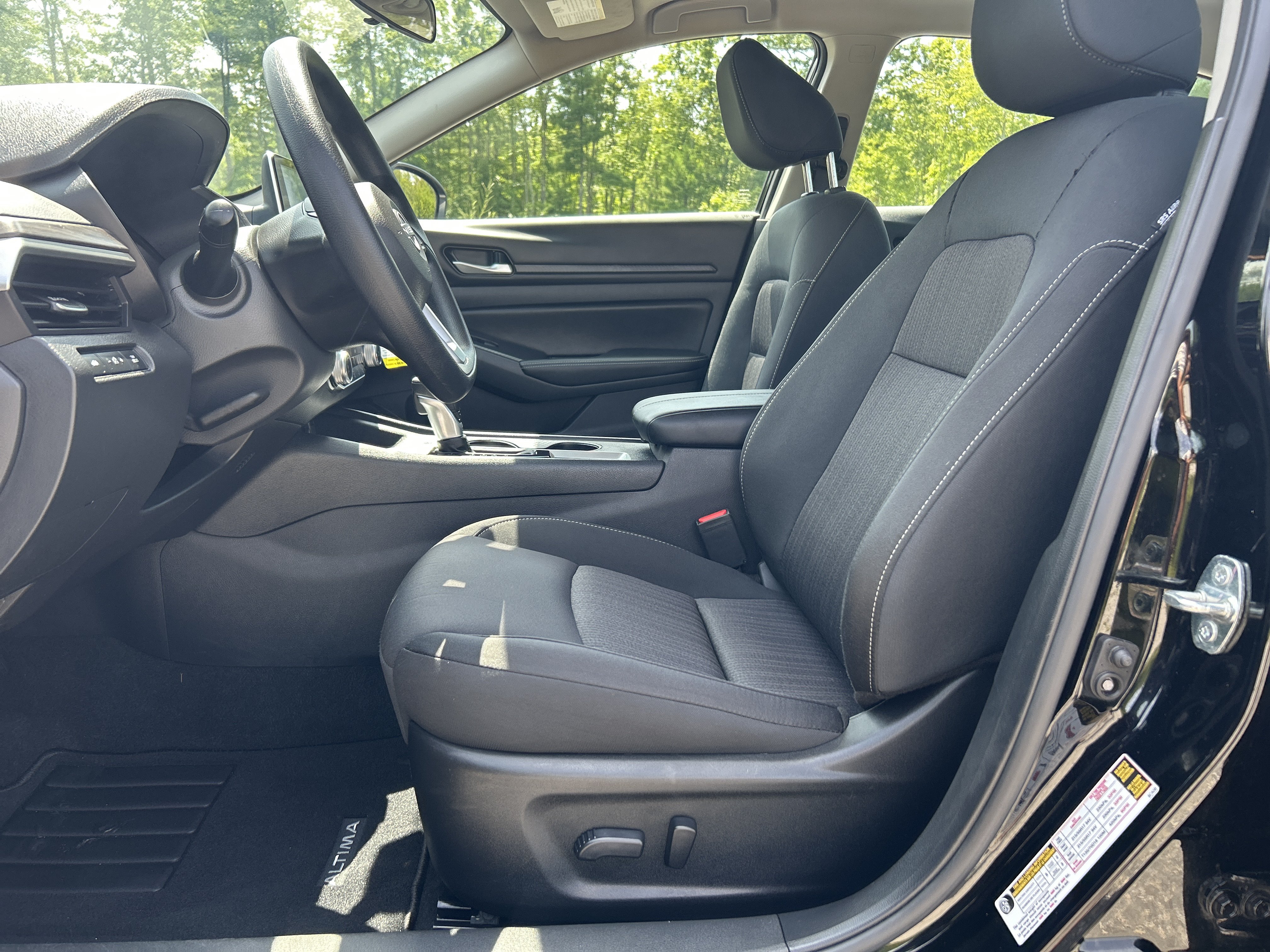 Certified 2025 Nissan Altima 2.5 SV FWD image 14