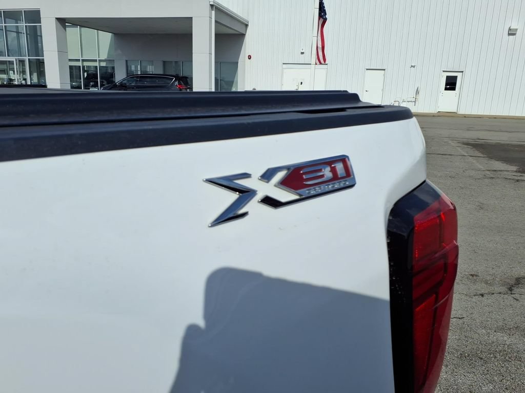 Used 2024 GMC Sierra 2500 Pro w/ Convenience Package AWD/4WD image 18