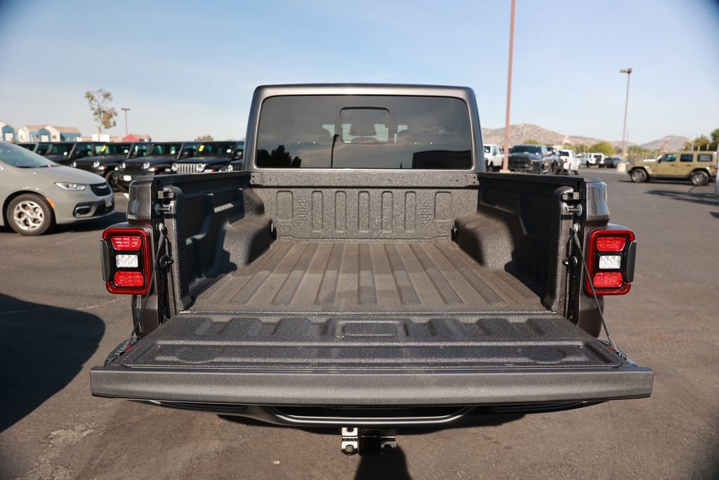 New 2026 Jeep Gladiator Rubicon w/ Steel Power Dome Hood Package AWD/4WD image 34