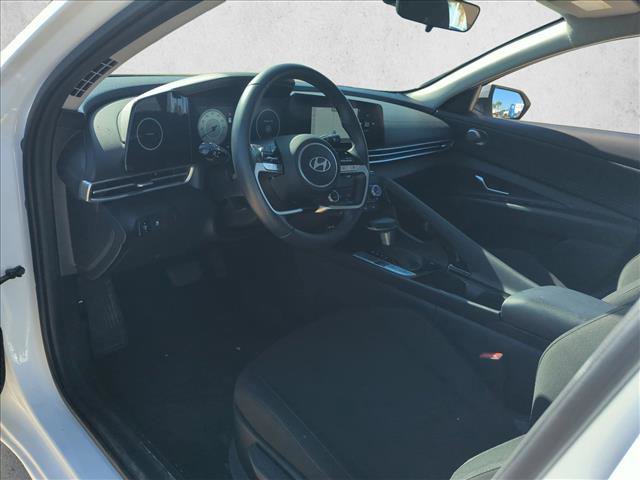 Used 2025 Hyundai Elantra SEL image 9