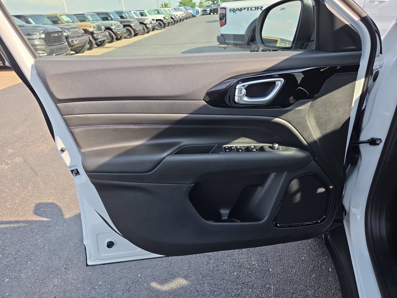 New 2026 Jeep Compass Latitude AWD/4WD image 17