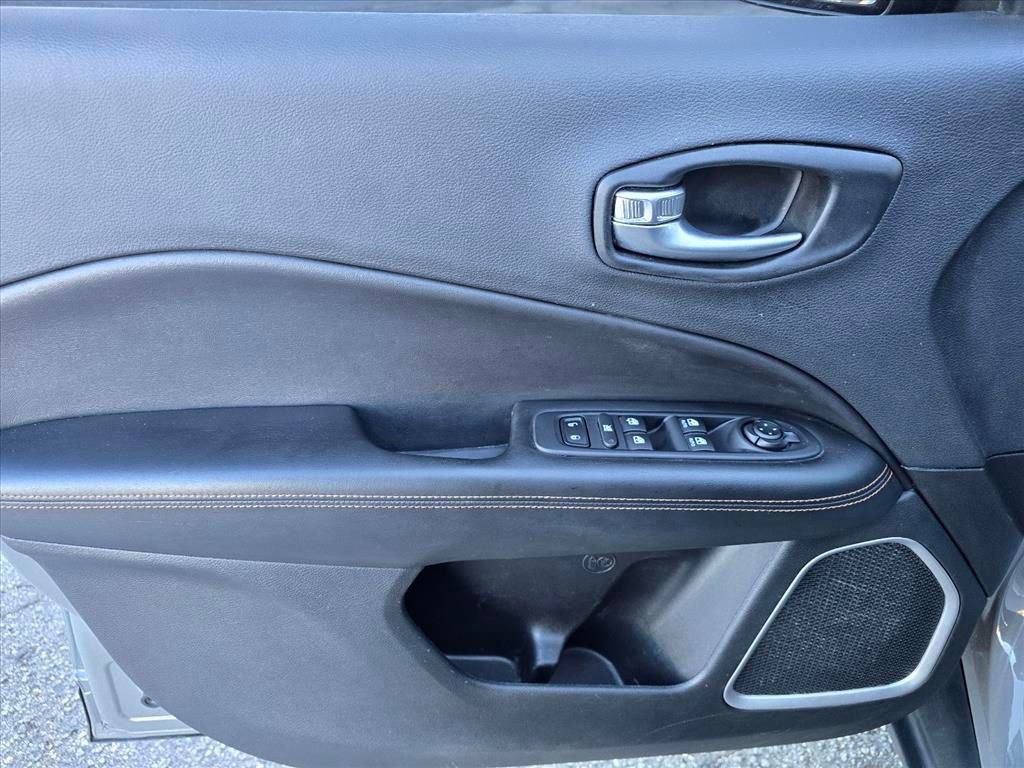 Used 2021 Jeep Compass Limited image 9