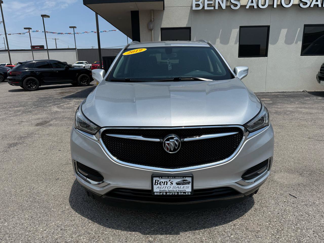 Used 2019 Buick Enclave Essence w/ LPO, Sport Appearance Package FWD image 3
