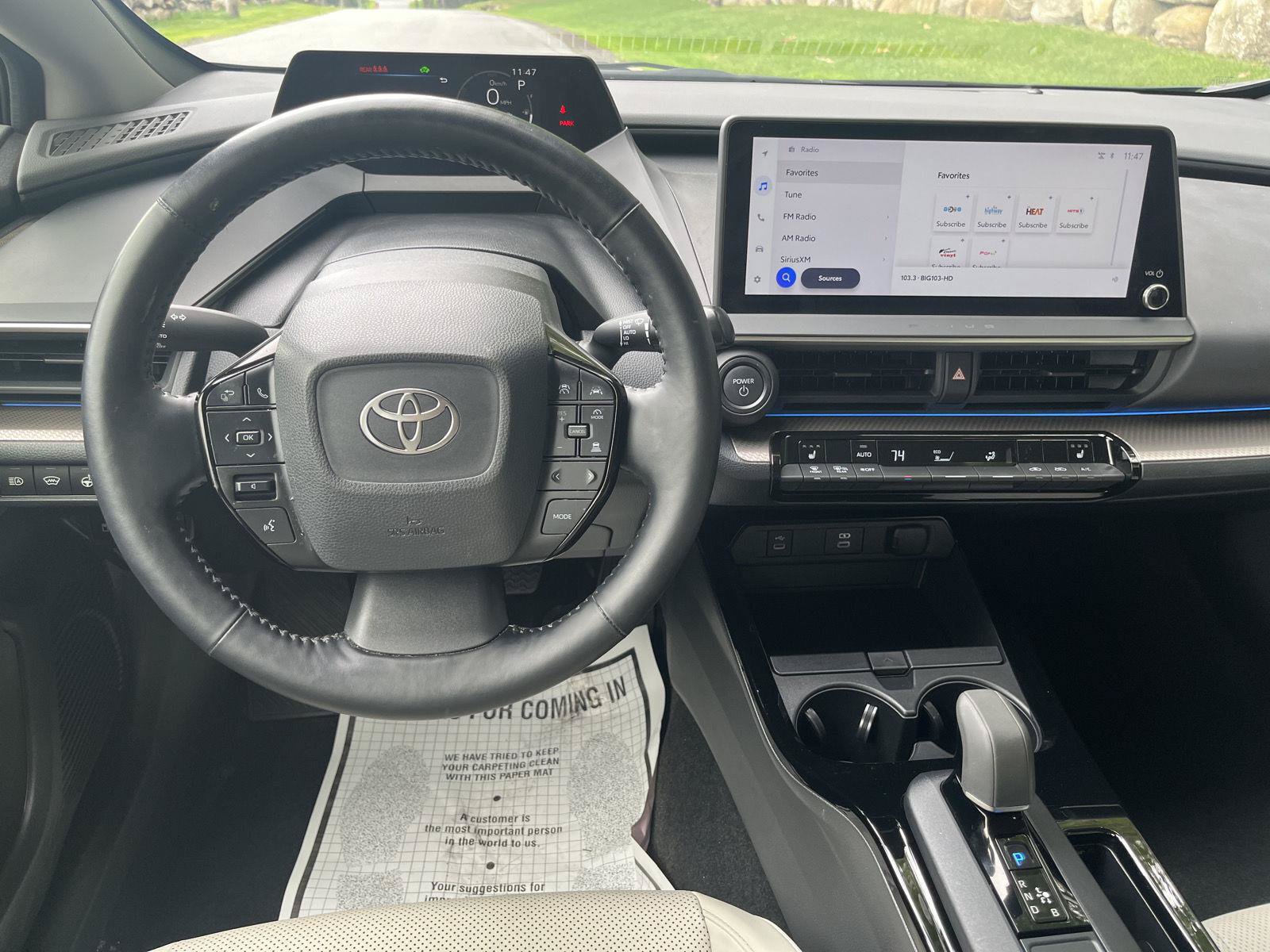 Used 2025 Toyota Prius XLE AWD/4WD image 37