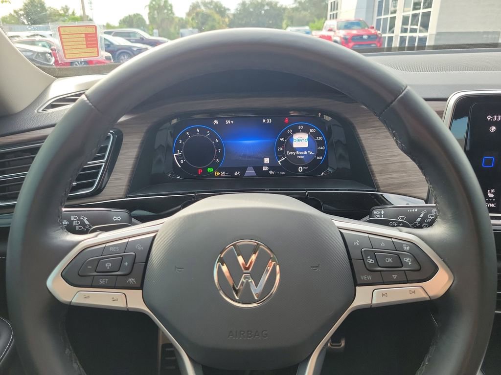 Used 2024 Volkswagen Atlas SEL Premium R-Line image 23