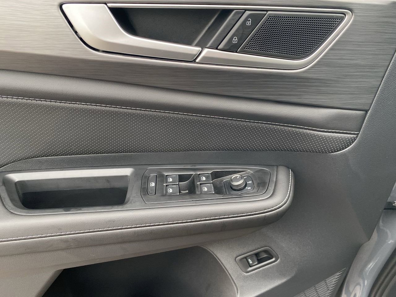 New 2026 Volkswagen Atlas Cross Sport SE image 17