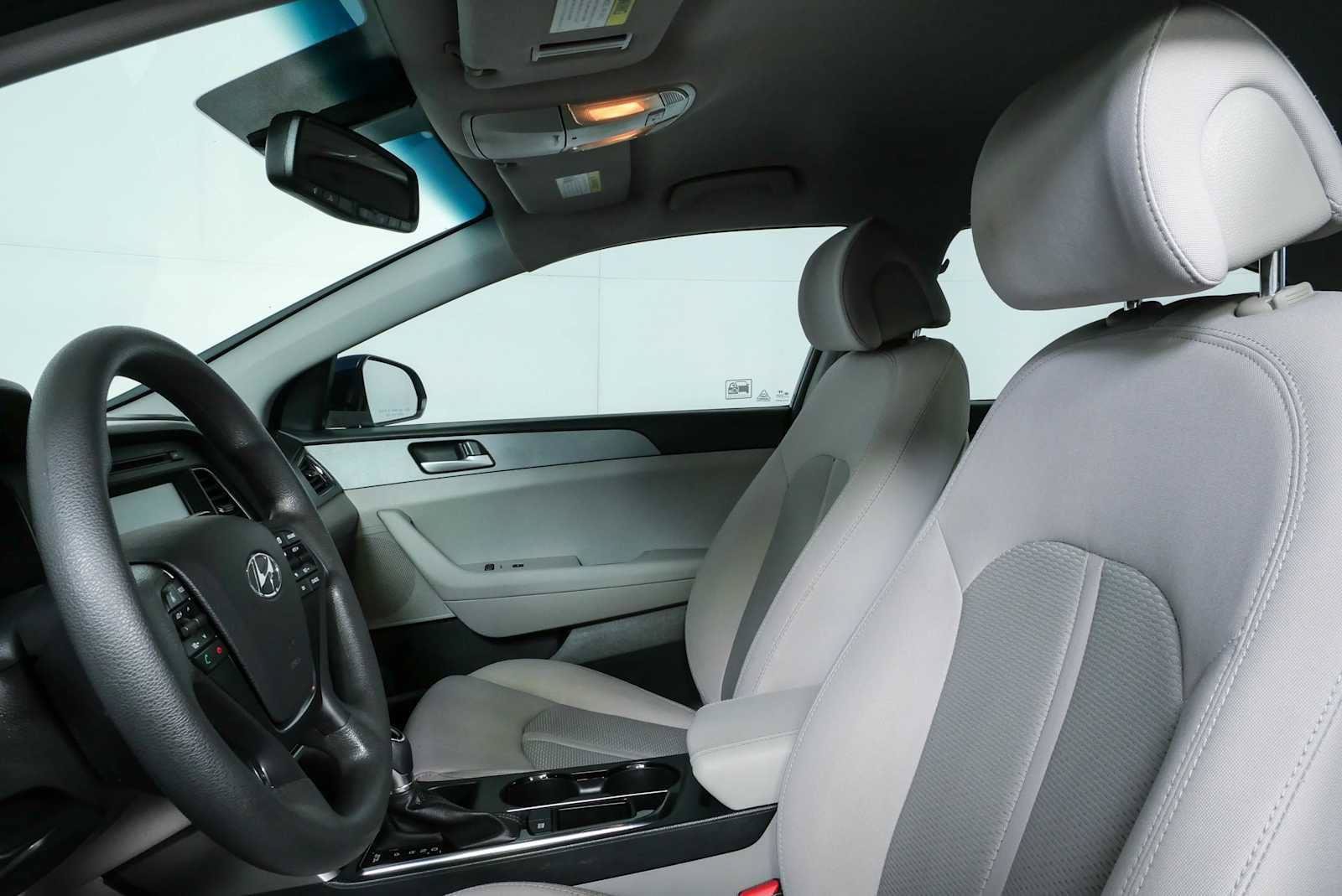 Used 2017 Hyundai Sonata SE FWD image 5