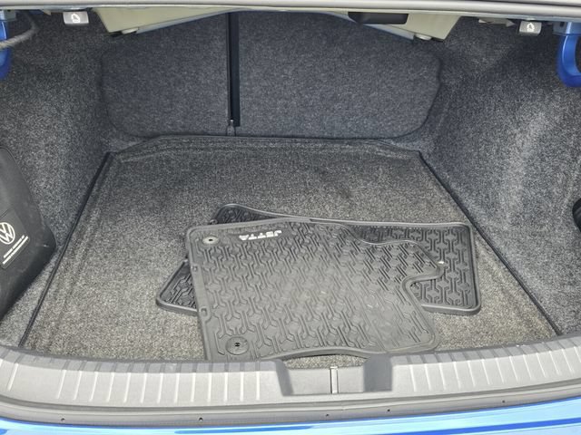 Used 2024 Volkswagen Jetta SE w/ Panoramic Sunroof Package FWD image 14