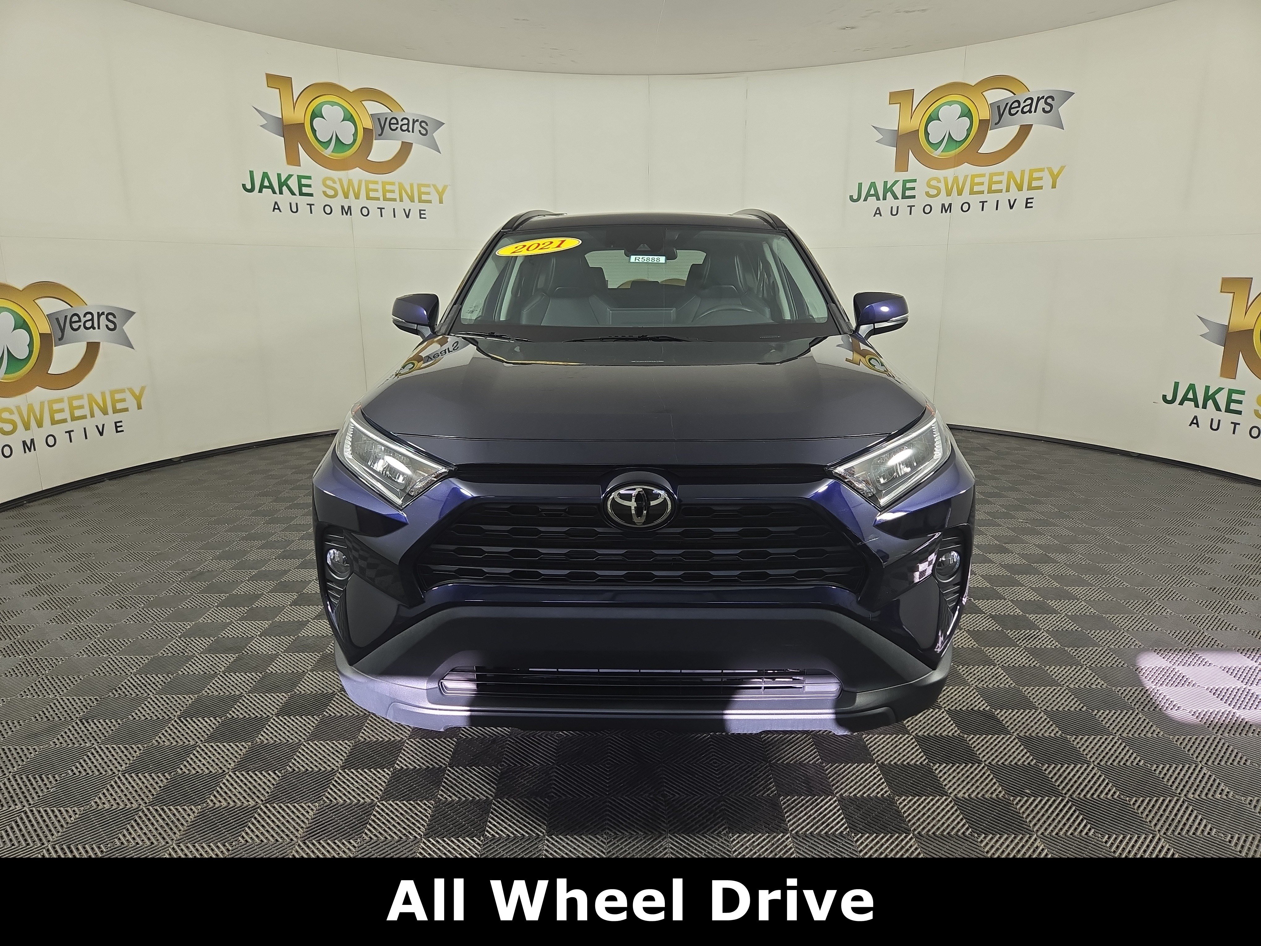 Used 2021 Toyota RAV4 XLE Premium AWD/4WD image 2