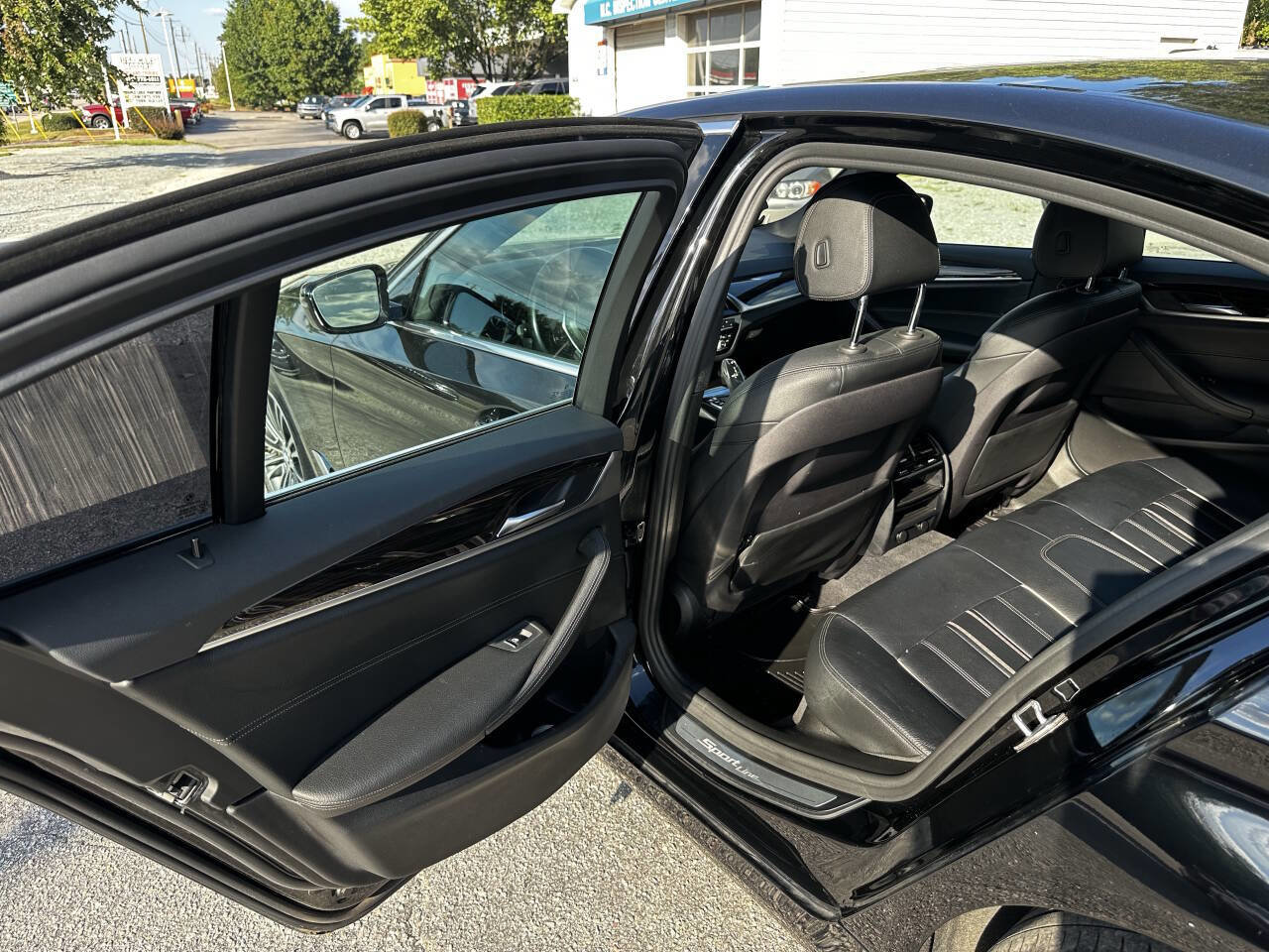 Used 2019 BMW 530i w/ Convenience Package image 14