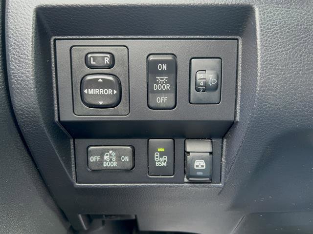 Used 2017 Toyota Tundra Limited image 24