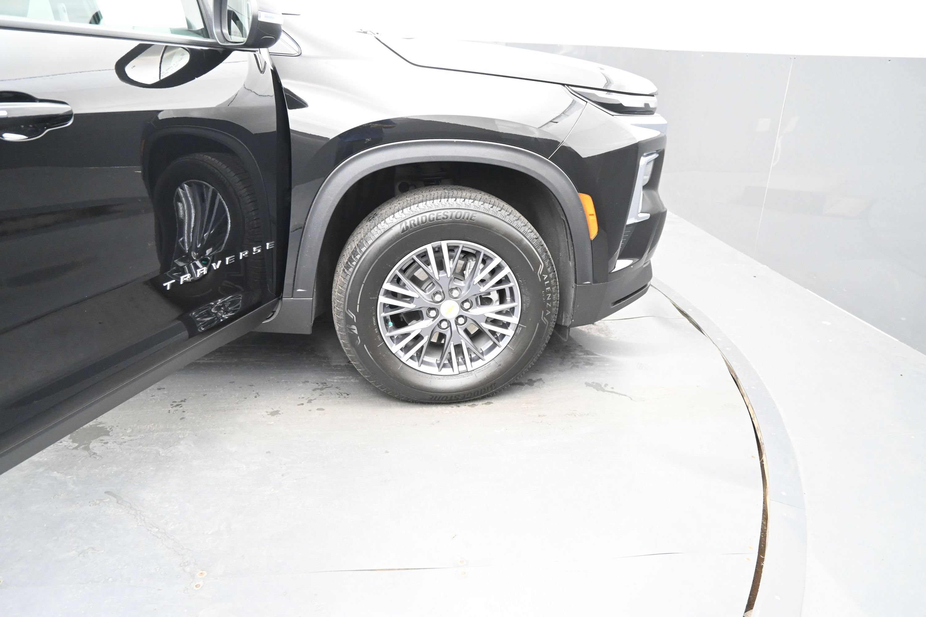 Certified 2026 Chevrolet Traverse LT FWD image 11