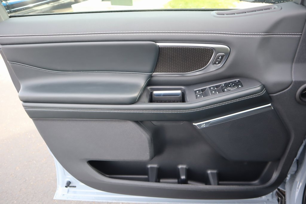 New 2026 Ford Expedition Platinum w/ Stealth Appearance Package image 17