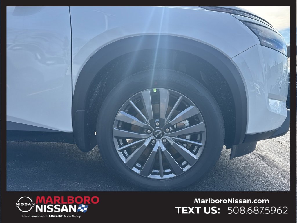 New 2025 Nissan Pathfinder SL w/ SL Premium Package image 10