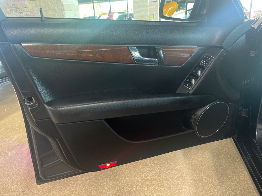 Used 2008 Mercedes-Benz C 300 4MATIC Sedan image 12