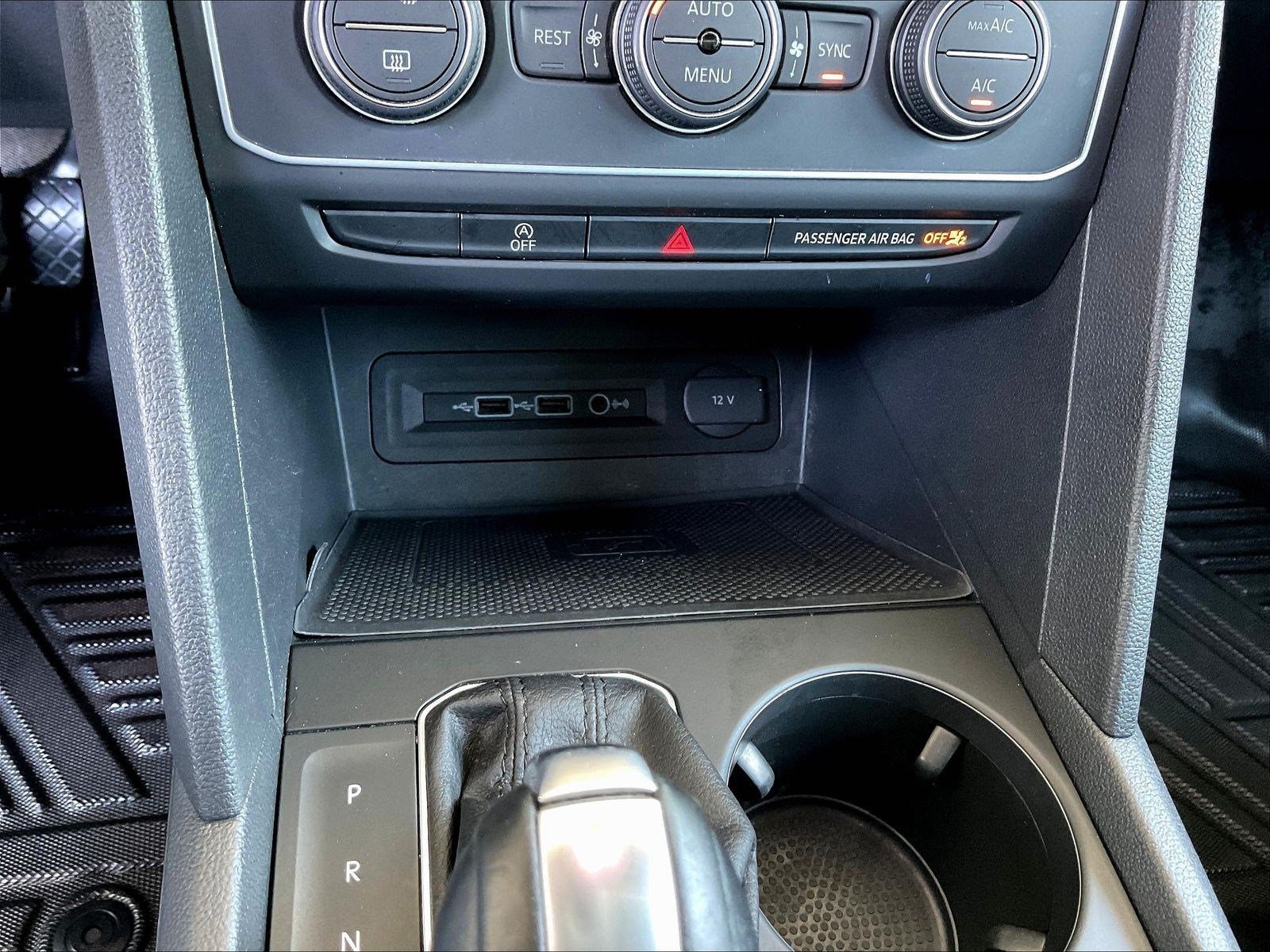 Used 2021 Volkswagen Atlas SE w/ Towing Package FWD image 15