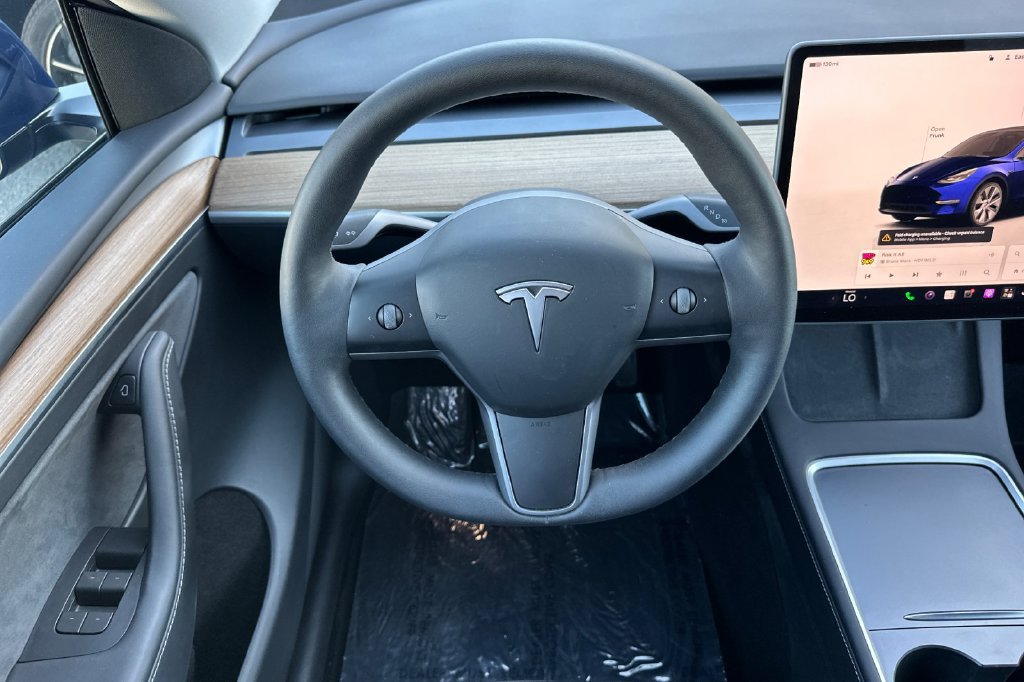 Used 2023 Tesla Model Y 2WD image 13