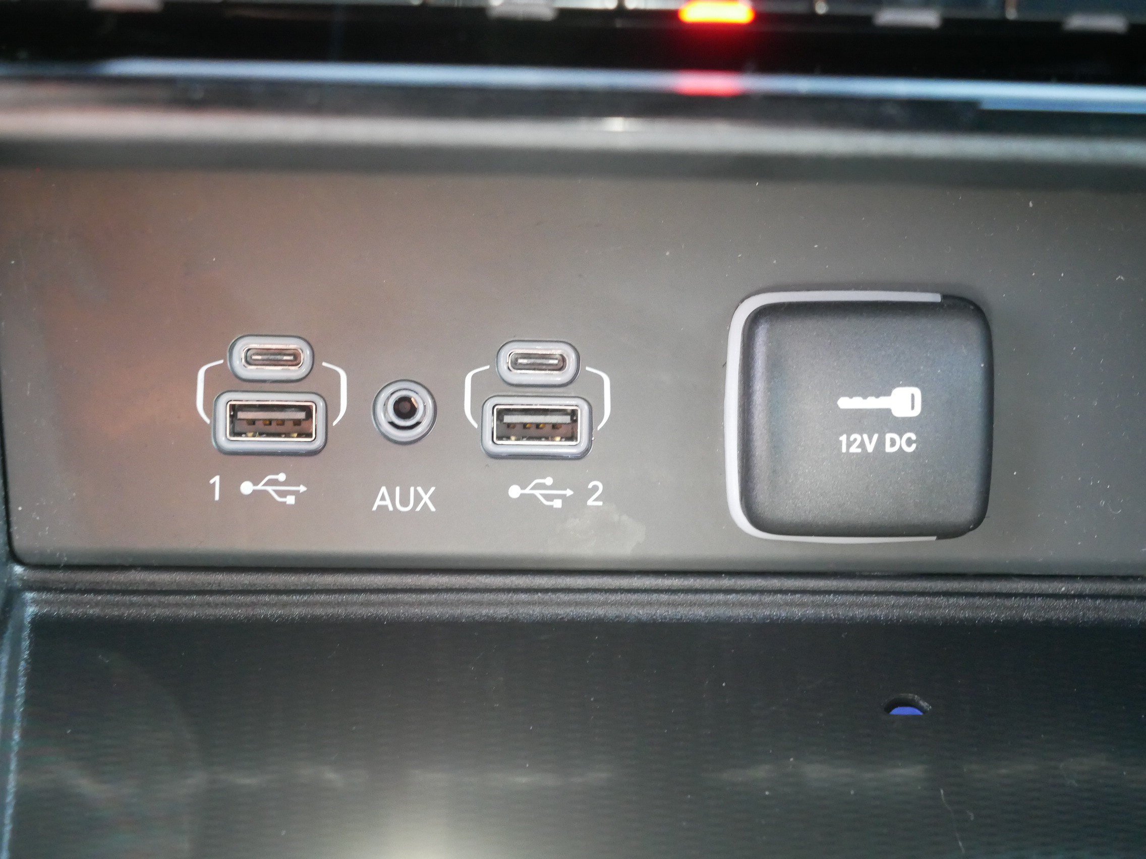 Used 2024 Jeep Grand Cherokee L Altitude AWD/4WD image 31