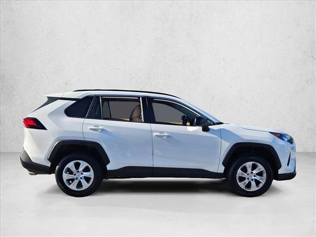 Used 2019 Toyota RAV4 LE image 4