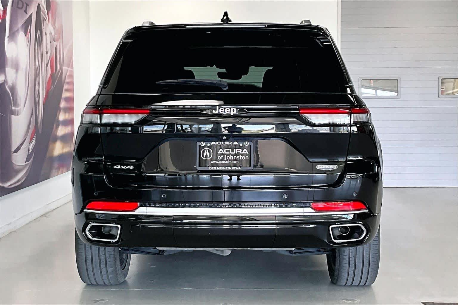 Used 2022 Jeep Grand Cherokee Summit AWD/4WD image 5