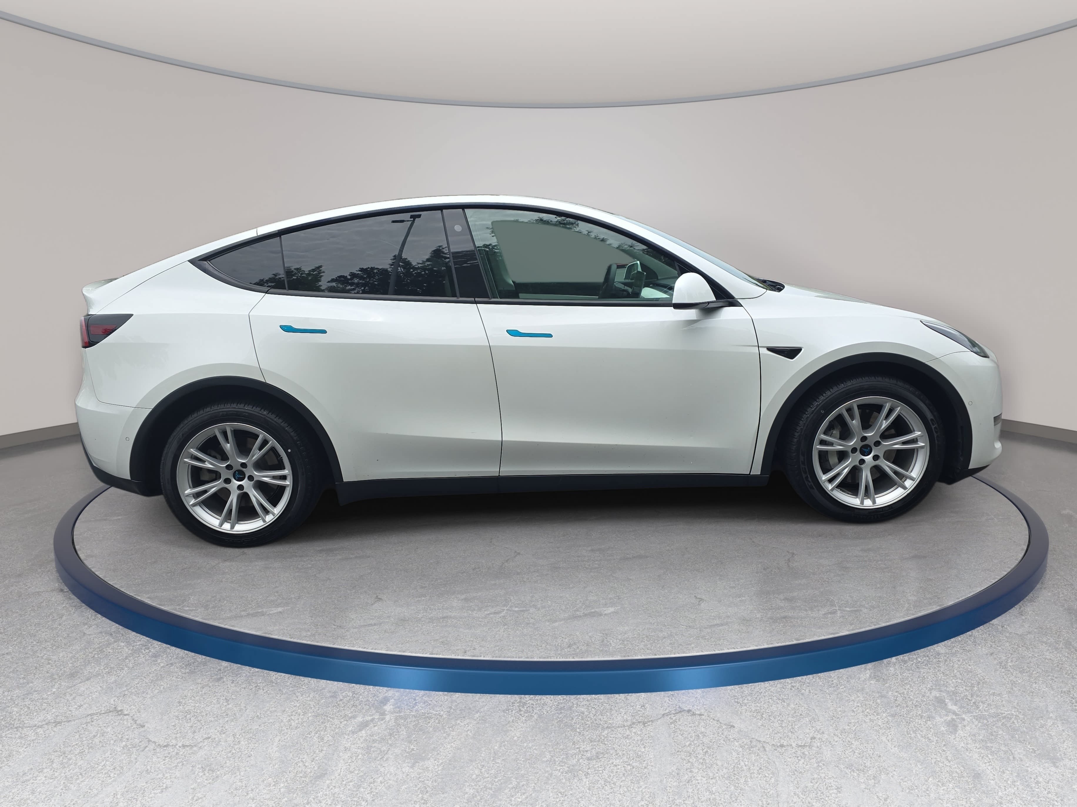 Used 2021 Tesla Model Y Long Range AWD/4WD image 4