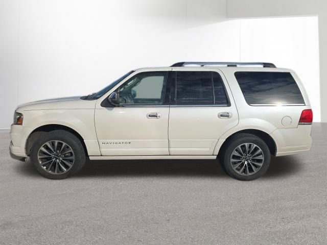 Used 2017 Lincoln Navigator Select image 2