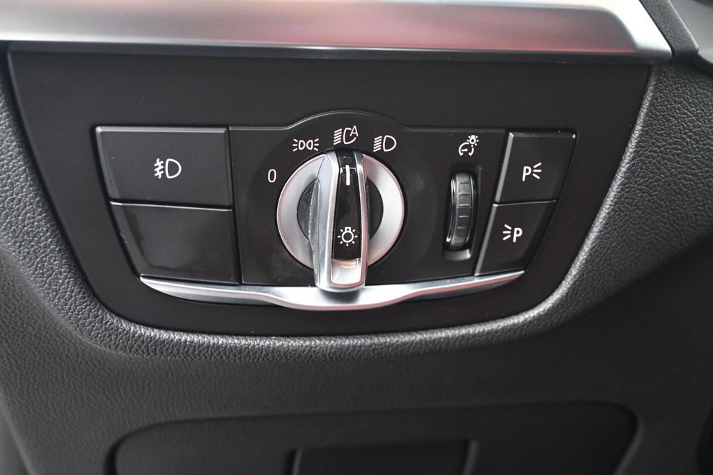 Used 2021 BMW X4 xDrive30i AWD/4WD image 12