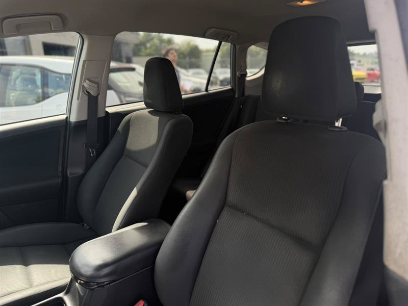 Used 2016 Toyota RAV4 LE AWD/4WD image 18