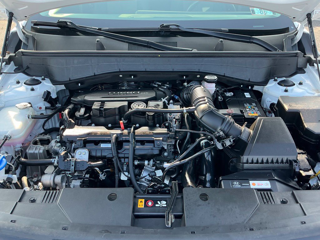 Certified 2025 Hyundai Kona Limited AWD/4WD image 36